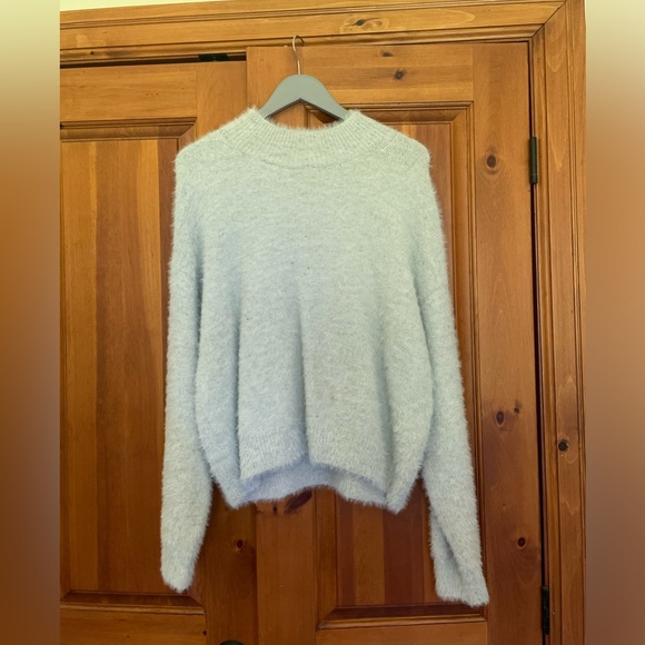 H&M fuzzy sweater - Picture 2 of 3
